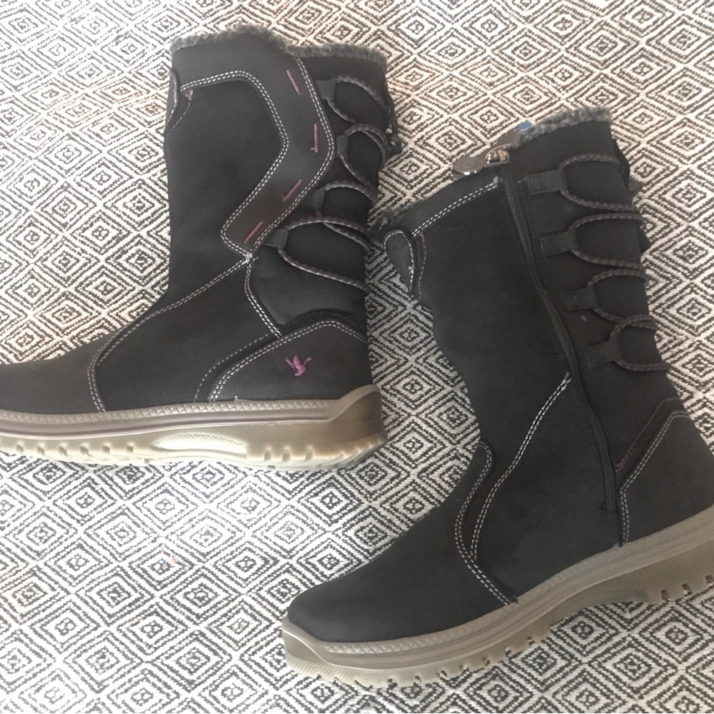 Mid-tall Winter Walking Boots